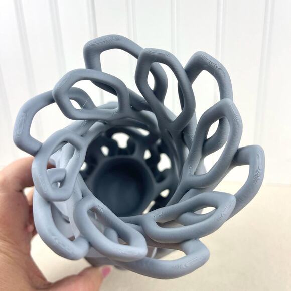 Sculptural Vase, Chain Vase, Wavy Openwork Decorative Vase - Picture 6 of 9